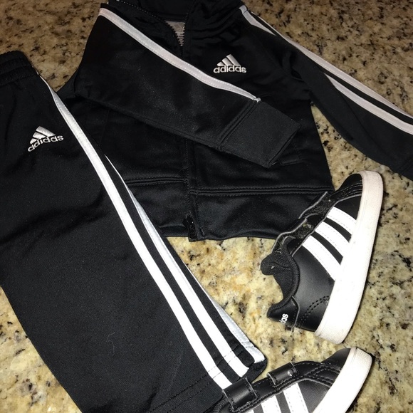 Adidas baby jogging suit 6mo - Picture 2 of 3